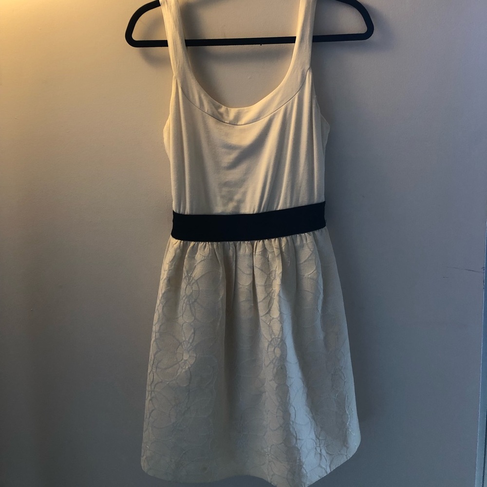 EightSixty medium white fit and flare floral dress
